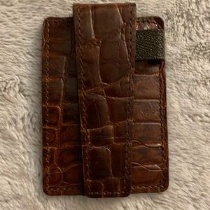 Faux embossed leather credit card/money clip  NWOT Sienna